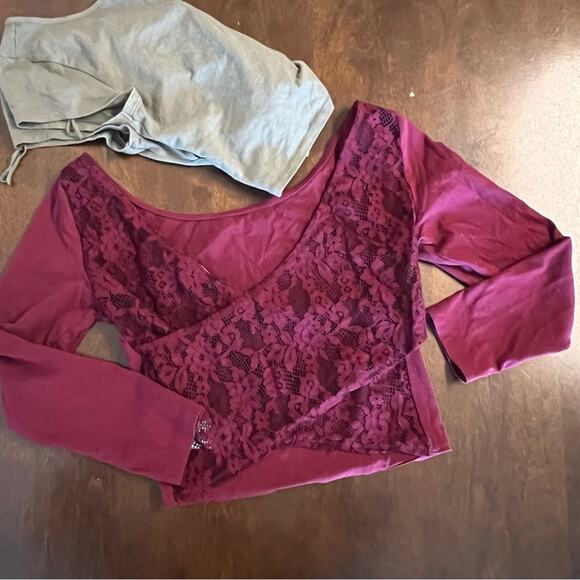 American Eagle Bundle of Two Cross Back Green and Maroon Small - Picture 6 of 10